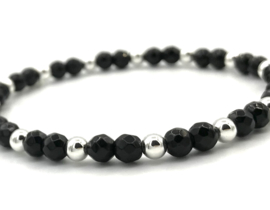 Armband Bonnie met zwarte onyx edelsteen en Sterling zilveren balletjes