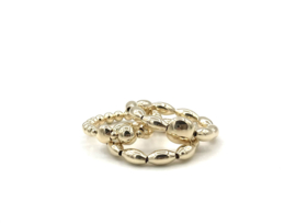 Stretch ring Lenthe met ovale- en platte real gold plated balletjes