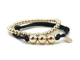 Armband Silk zwart met real gold plated balletjes op satijnkoord