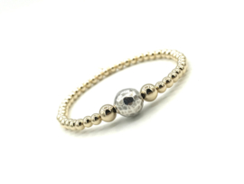 Armband Leonie met gehamerd Sterling zilver en real gold plated balletjes