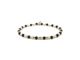 Armband Kaylee met ovale real gold plated balletjes en zwarte onyx edelstenen