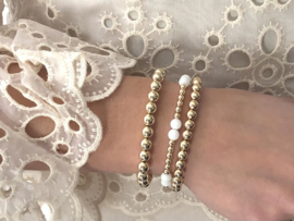 Armband Babette met witte jade edelsteen en real gold plated balletjes