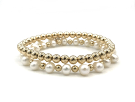 Armband Nena met real gold plated balletjes en witte ovale zoetwaterparels