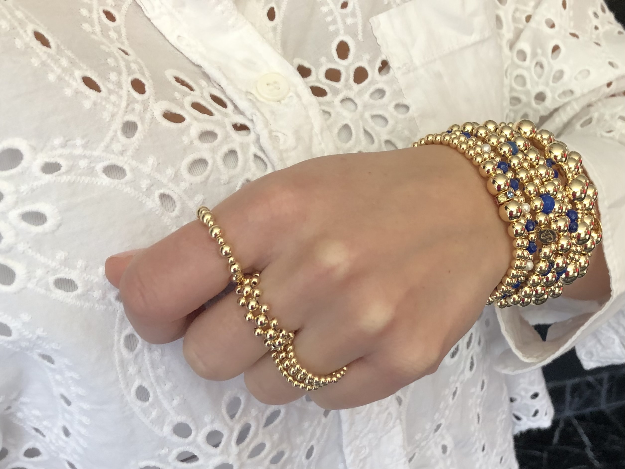 Stretch ring Zehra I met dubbele lagen real gold plated balletjes