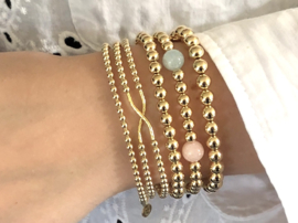 Armband Jaylee met real gold plated balletjes en morganiet edelsteen