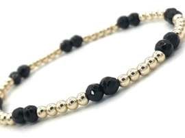 Armband Lynn met real gold plated balletjes en zwarte onyx edelsteen