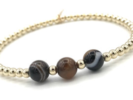 Armband Sil brown met real gold plated balletjes en onyx edelsteen