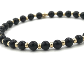 Armband Fiene met real gold plated balletjes en zwarte onyx edelsteen