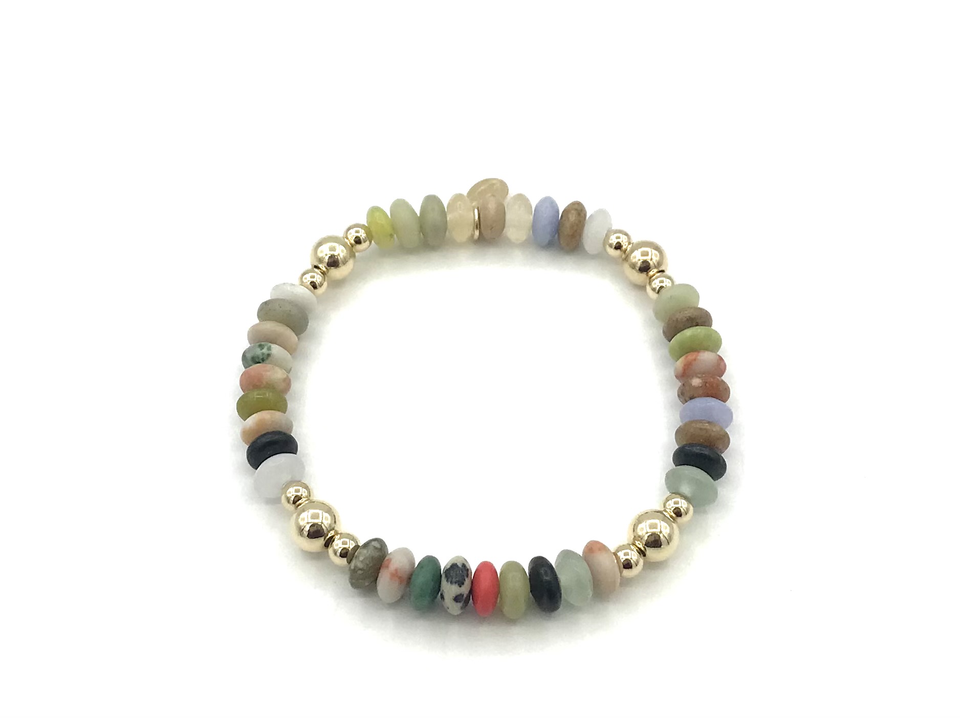 Armband Gabriella met goudkleurige real gold plated balletjes en wieltjes van verschillende edelstenen