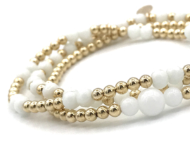 Armband Benthe met witte jade edelsteen en real gold plated balletjes