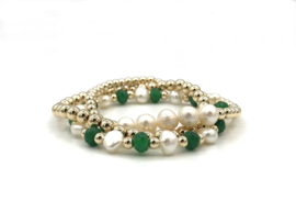 Armband Rhodé met real gold plated balletjes, groene jade en witte zoetwaterparels