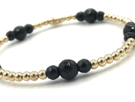 Armband Abigail met real gold plated balletjes en facet geslepen onyx