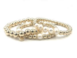 Armband Rosa met witte parels en real gold plated balletjes