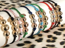 Armband Silk zwart met 3 real gold plated balletjes op satijnkoord