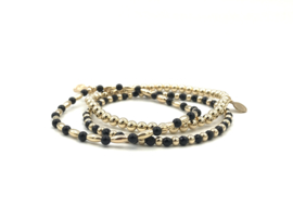 Armband Kaylee met ovale real gold plated balletjes en zwarte onyx edelstenen