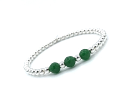 Armband Suus met zilveren balletjes en groene jade edelsteen