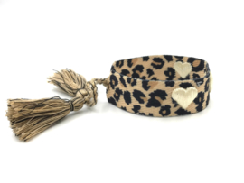 Armband Leopard heart met geborduurde crème hartjes