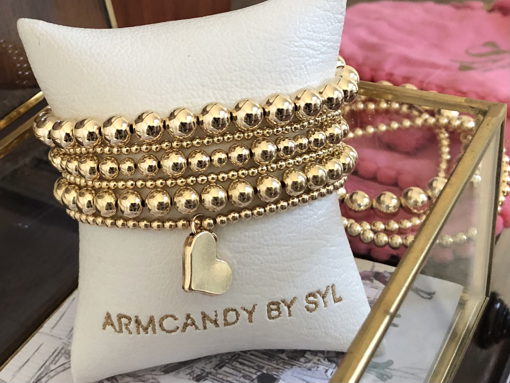 Armband Sifra met real gold plated balletjes en hartjes bedel