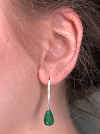 Sterling zilveren oorbellen met groene jade edelsteen en zirkonia