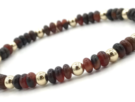 Armband Kaatje met real gold plated bolletjes en wieltjes van carneool edelsteen