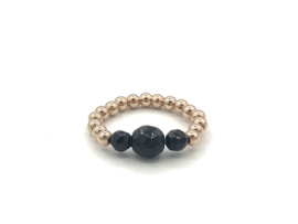 Stretch ring Evy met real gold plated balletjes en zwarte onyx edelsteen