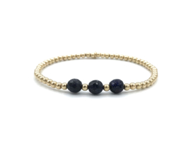 Armband Jinte met real gold plated balletjes en donkerblauw goudsteen