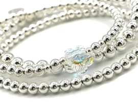 Armband Bloem parelmoer met Swarovski crystal en écht zilveren balletjes