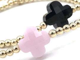 Armband Jalou met real gold plated balletjes en roze klavertje