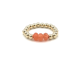 Stretch ring Carmen met real gold plated balletjes en oranje jade edelsteen