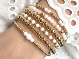 Armband Lenne met real gold plated balletjes en witte jade edelsteen