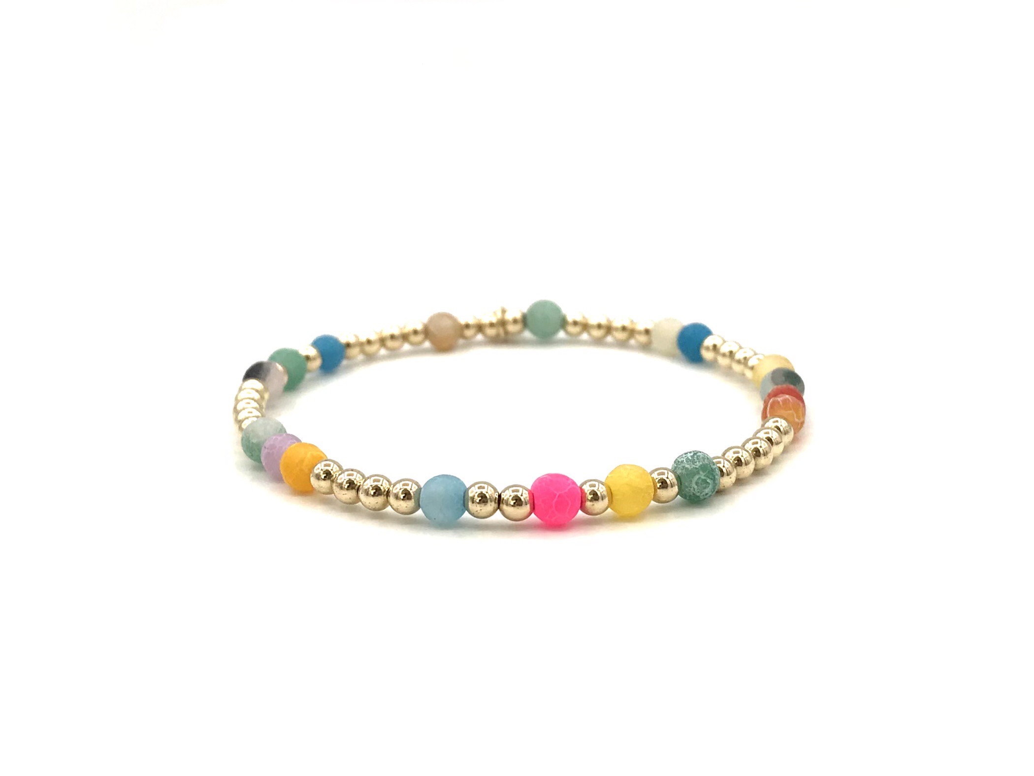 Armband Eslem met real gold plated balletjes en gekleurde matte agaat edelsteen