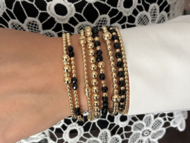 Armband Meike met real gold plated balletjes en zwarte onyx edelsteen