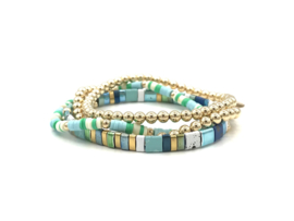 Armband Suzanne met real gold plated balletjes en blauw, groen en witte schijfjes