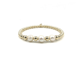 Armband Inara met zoetwaterparels en real gold plated balletjes