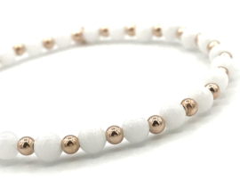 Armband Benthe rosé met witte jade edelsteen en real gold plated balletjes