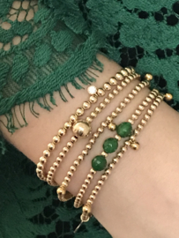 Armband Beau met 4 mm real gold plated hangende balletjes