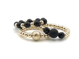 Stretch ring Nina met met real gold plated balletjes en zwarte onyx edelsteen