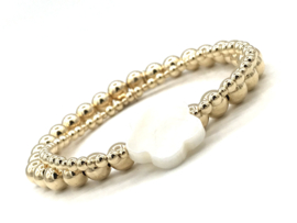 Armband Lieve met real gold plated balletjes en witte parel bloem