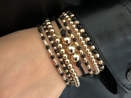 Armband Diede met facet real gold plated balletjes en zwarte onyx edelsteen