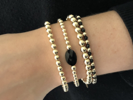 Armband Silke met real gold plated balletjes en facet geslepen onyx