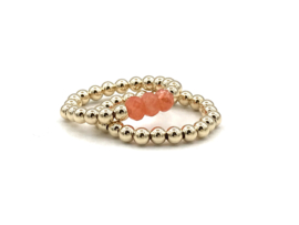 Stretch ring Carmen met real gold plated balletjes en oranje jade edelsteen