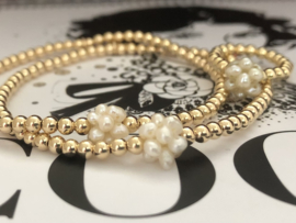 Stretch ring Layla met real gold plated balletjes en parelbolletje