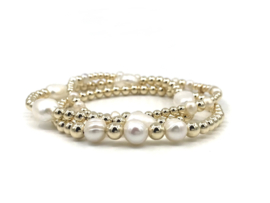 Armband Inara met zoetwaterparels en real gold plated balletjes