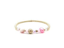 Armband Selma met roze edelstenen en real gold plated balletjes