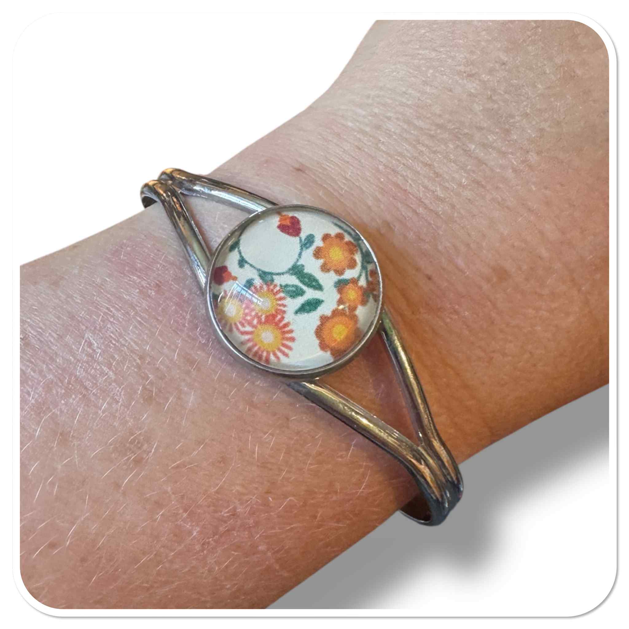Armband wit met bloemen -folklore en boho chique