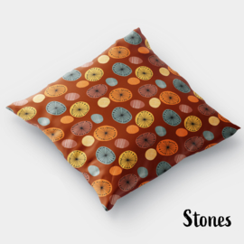 Grafisch kussen Stones Flowers bruin