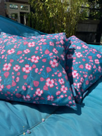 Bloemen kussen Blomke roze