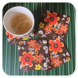 Oranje  Bruine onderzetters -flower power 4 stuks