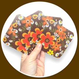 Oranje  Bruine onderzetters -flower power 4 stuks