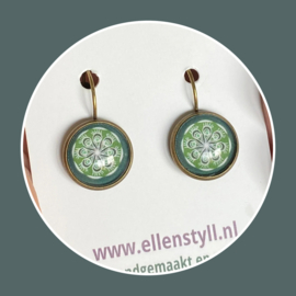Oorbel Peet groen op petrol 14 mm